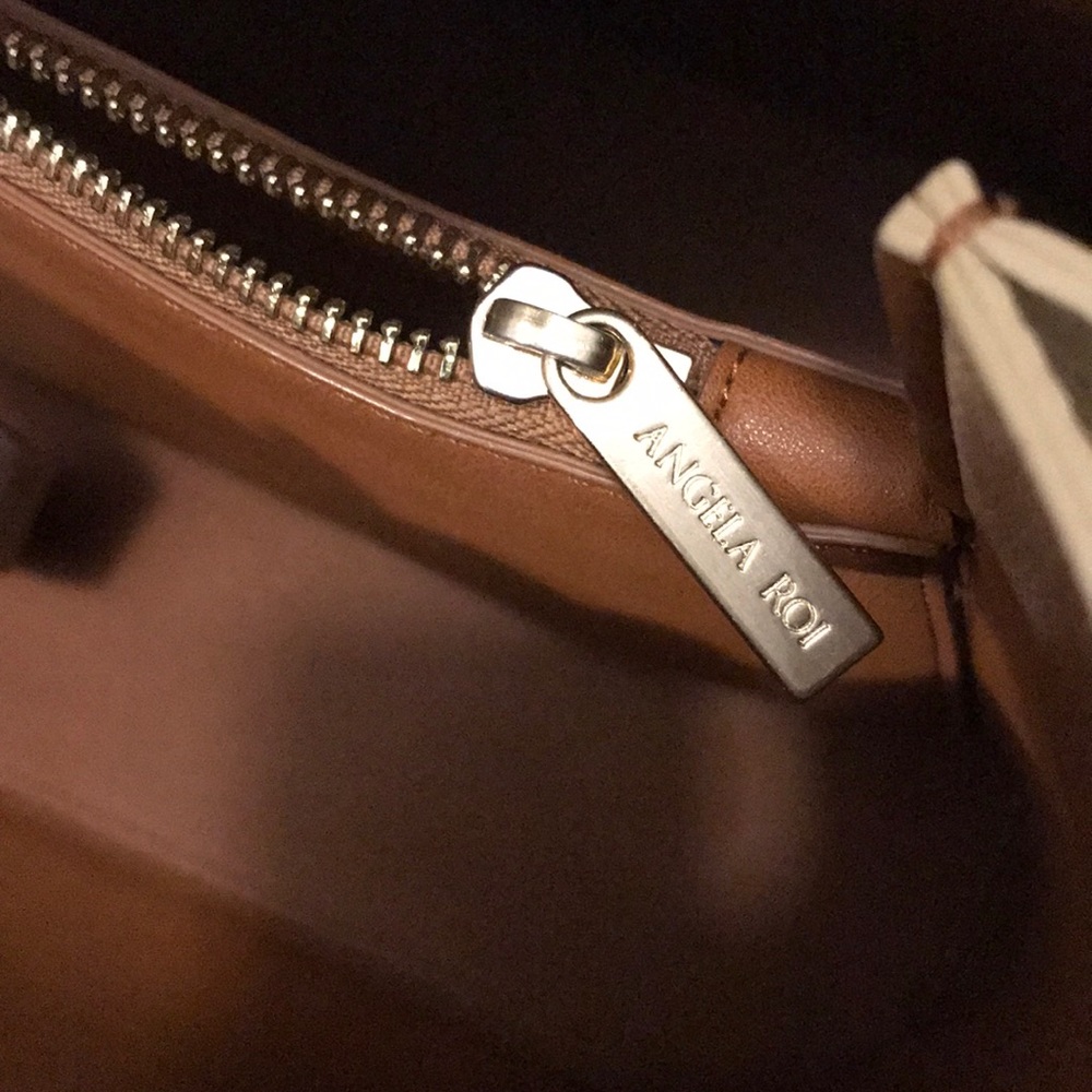 Angela Roi Cher Tote ๐ค - Picture 10 of 15